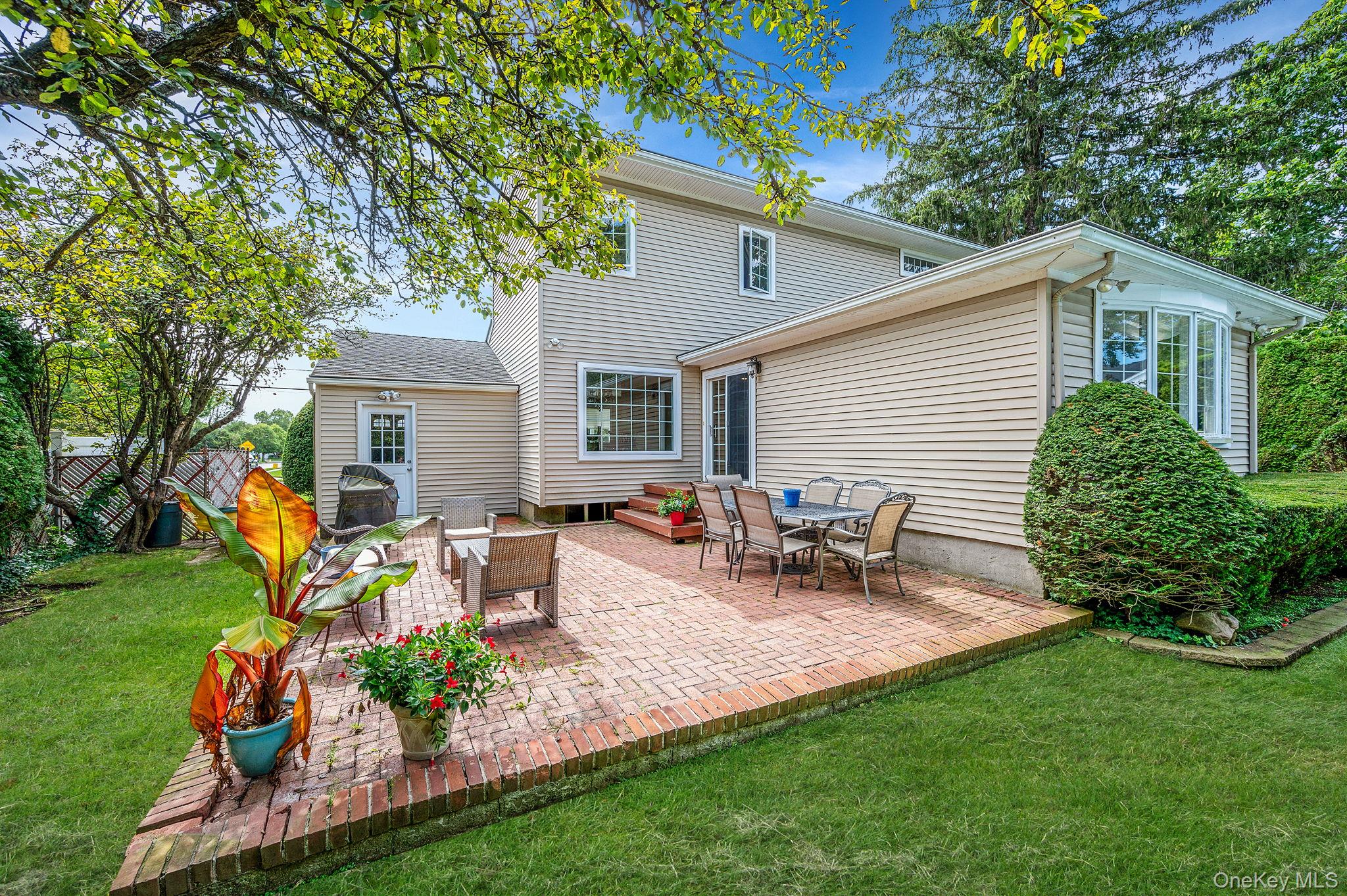 122 Southern Parkway, Plainview, NY 11803