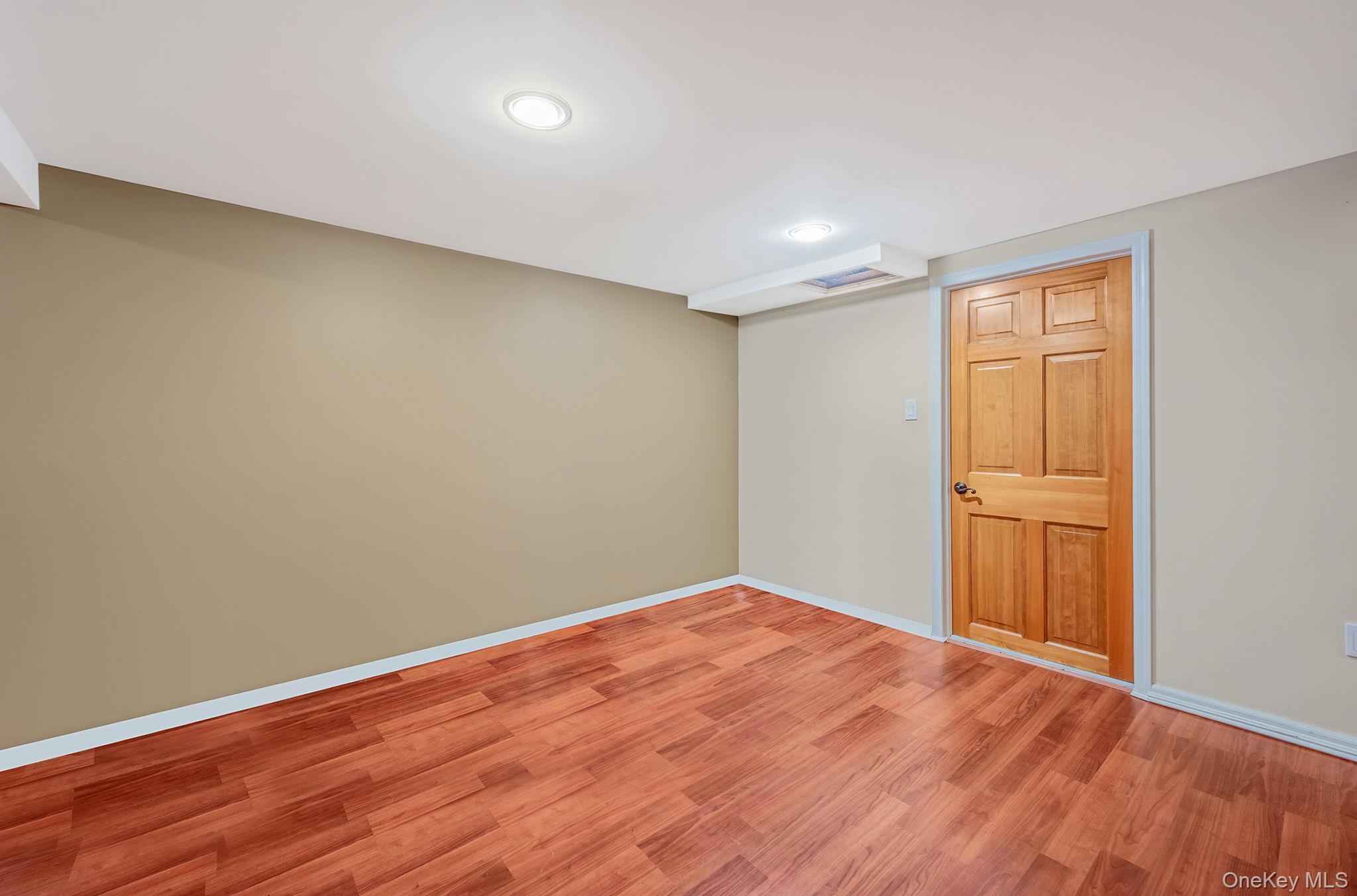 122 Southern Parkway, Plainview, NY 11803