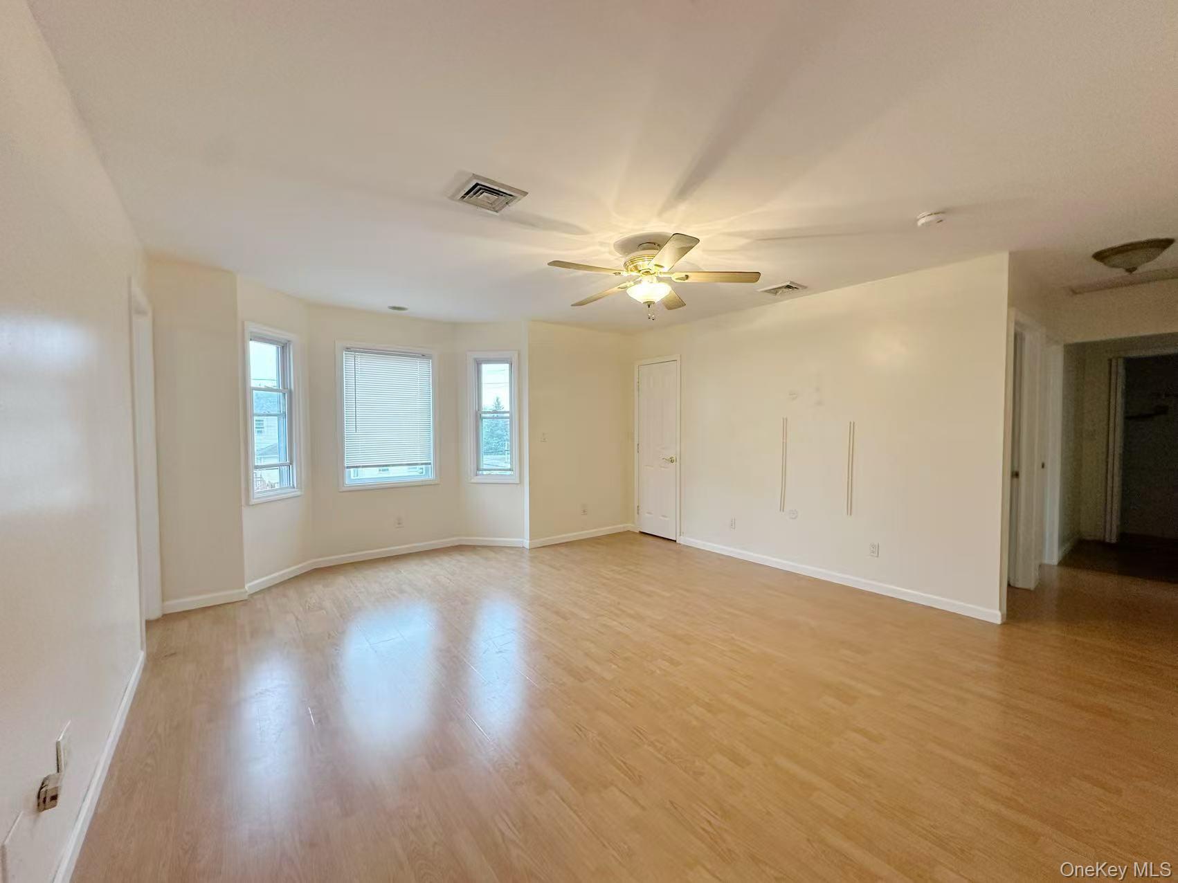 203 29th Street, Lindenhurst, NY 11757