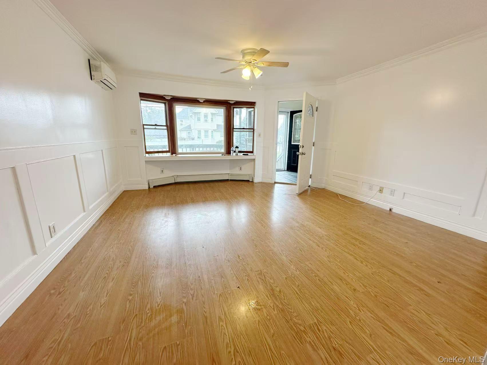 203 29th Street, Lindenhurst, NY 11757