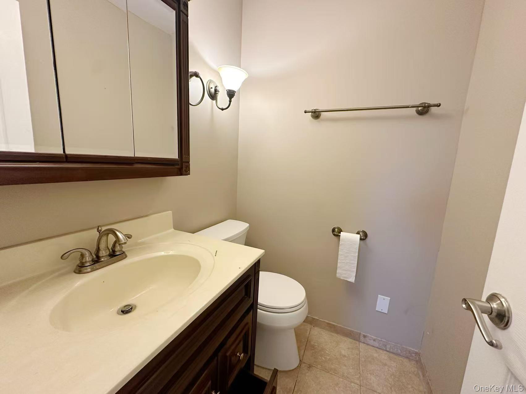 203 29th Street, Lindenhurst, NY 11757