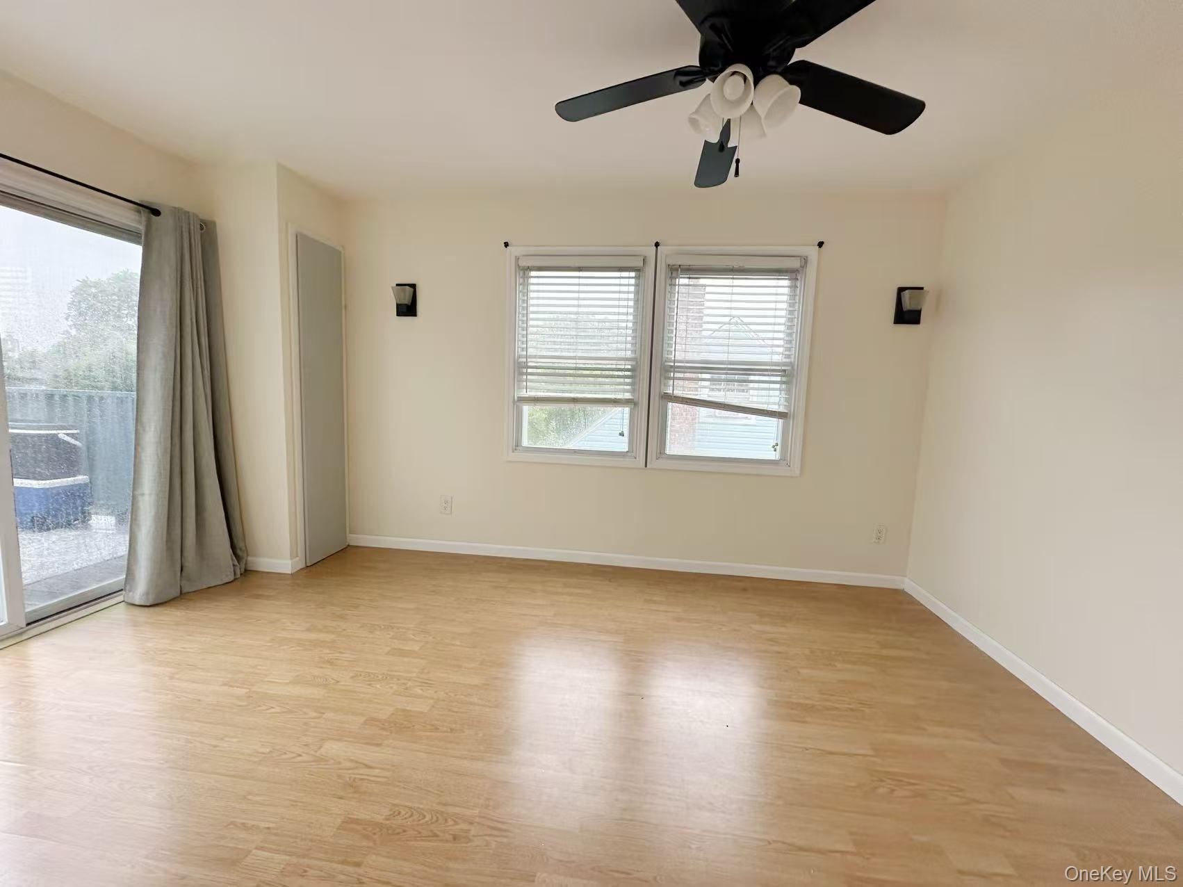 203 29th Street, Lindenhurst, NY 11757