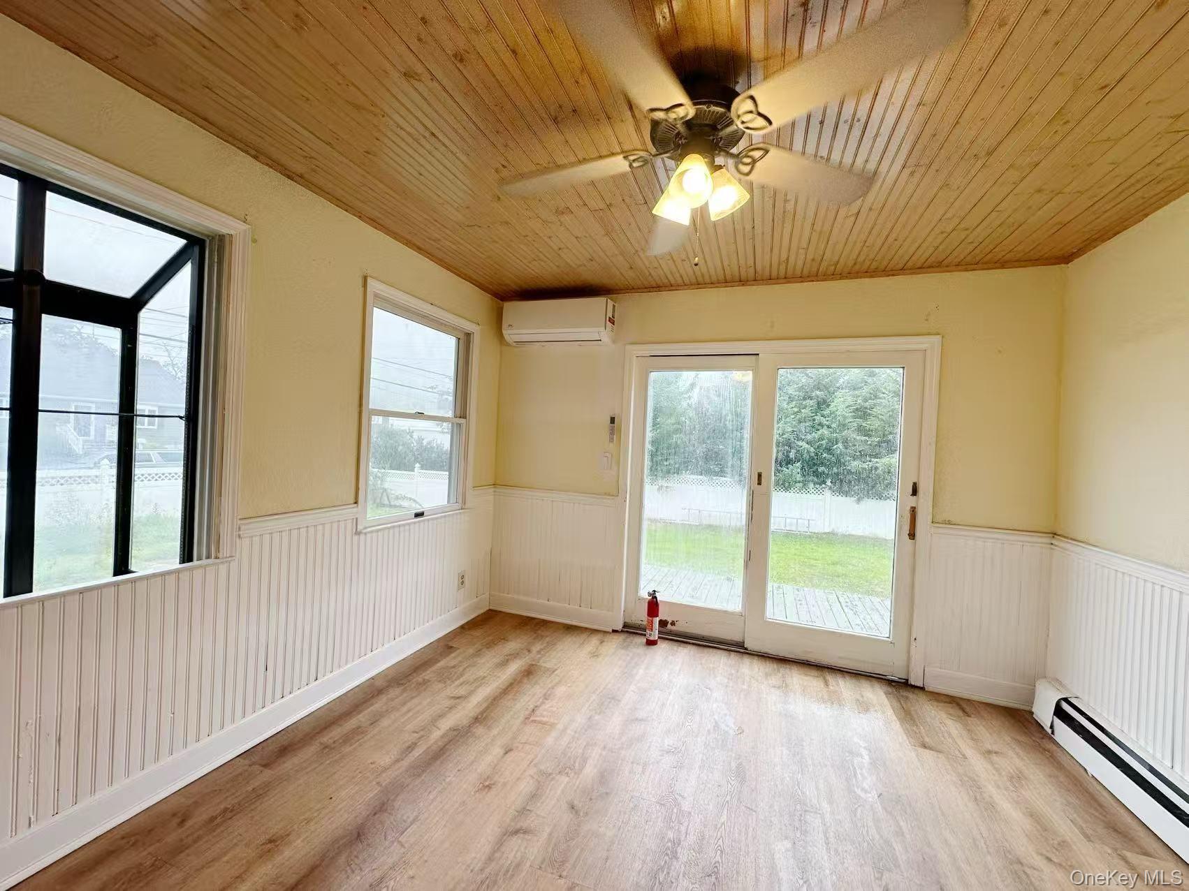 203 29th Street, Lindenhurst, NY 11757