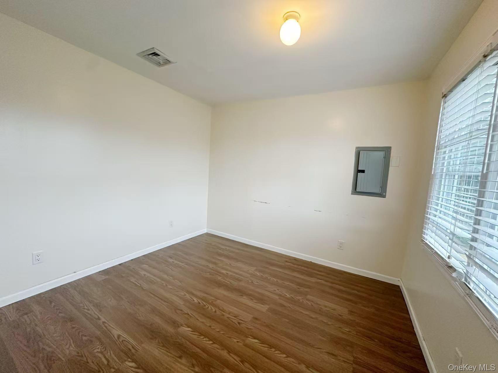 203 29th Street, Lindenhurst, NY 11757