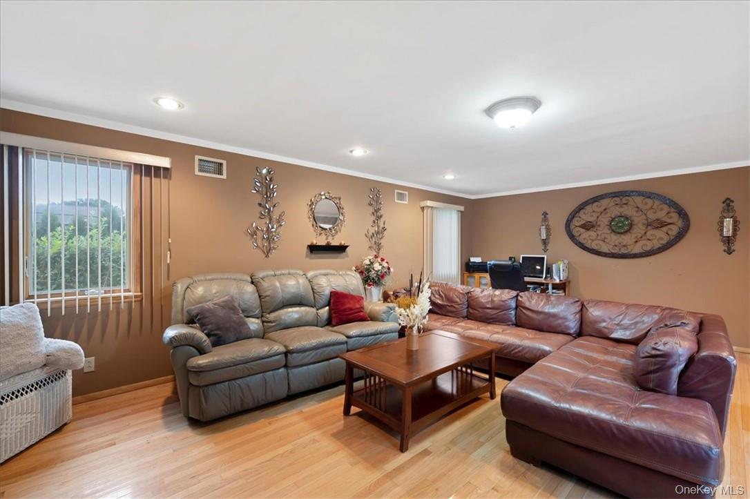 31 Prospect Avenue, Eastchester, NY 10709