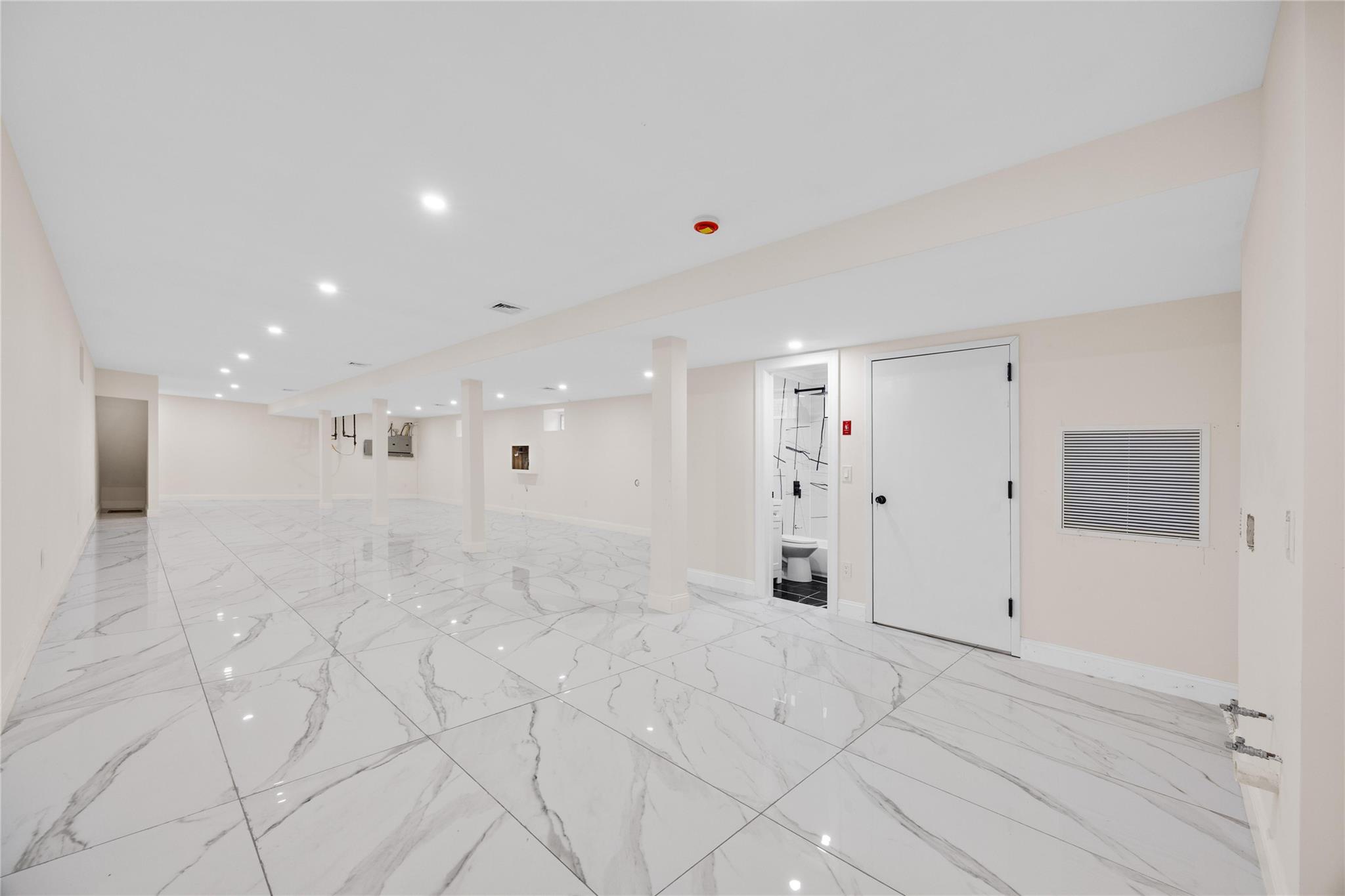 22111 136th Avenue, Springfield Gardens, NY 11413