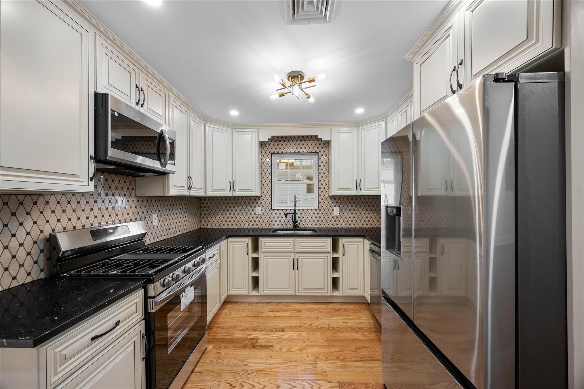 22111 136th Avenue, Springfield Gardens, NY 11413