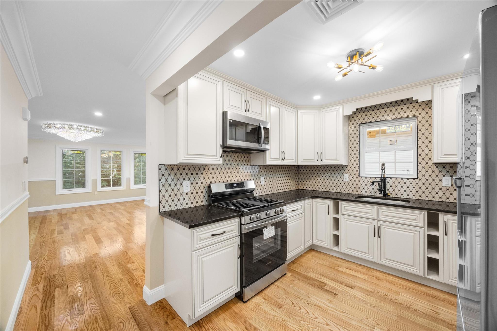 22111 136th Avenue, Springfield Gardens, NY 11413