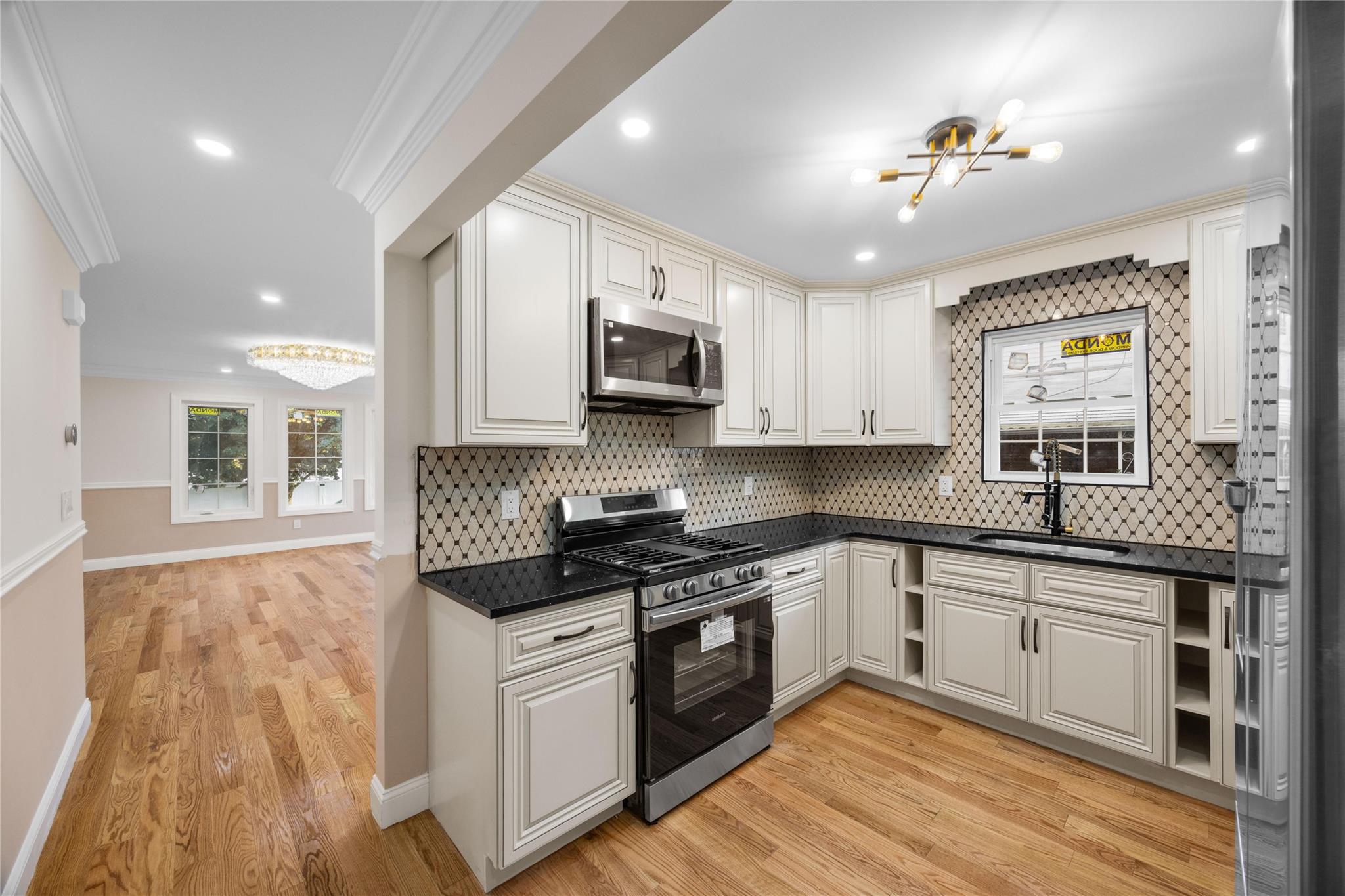 22111 136th Avenue, Springfield Gardens, NY 11413