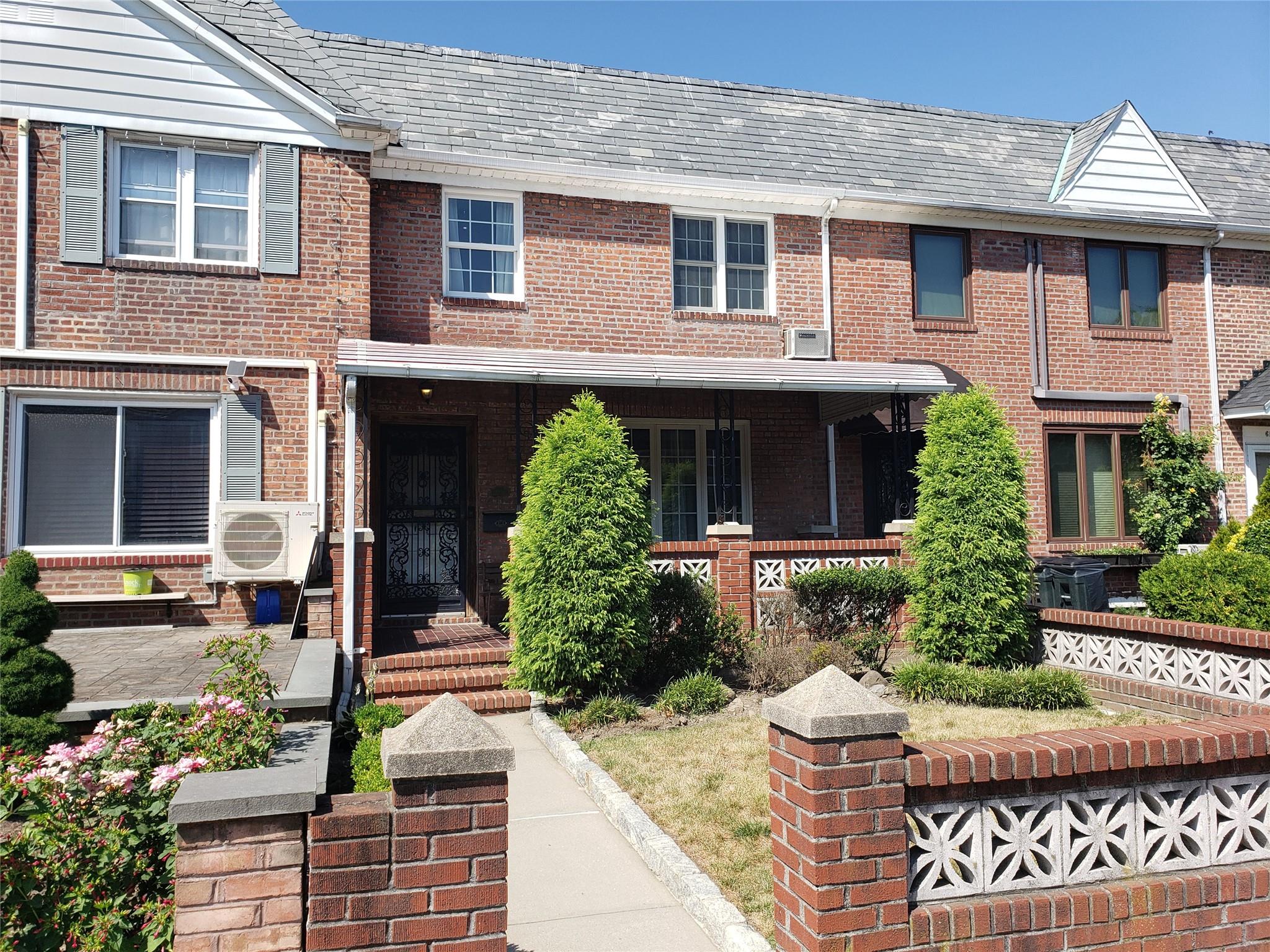 61-16 81st Street, Middle Village, NY 11379
