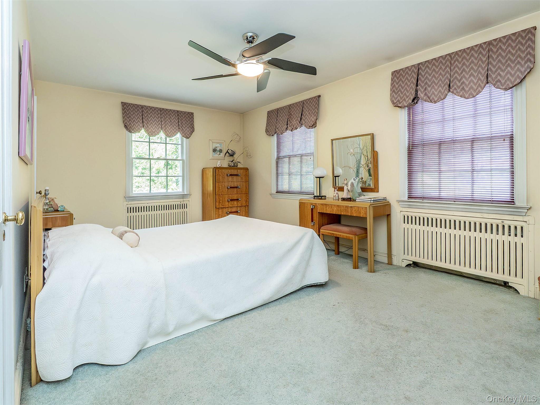 43 Amherst Road, Port Washington, NY 11050