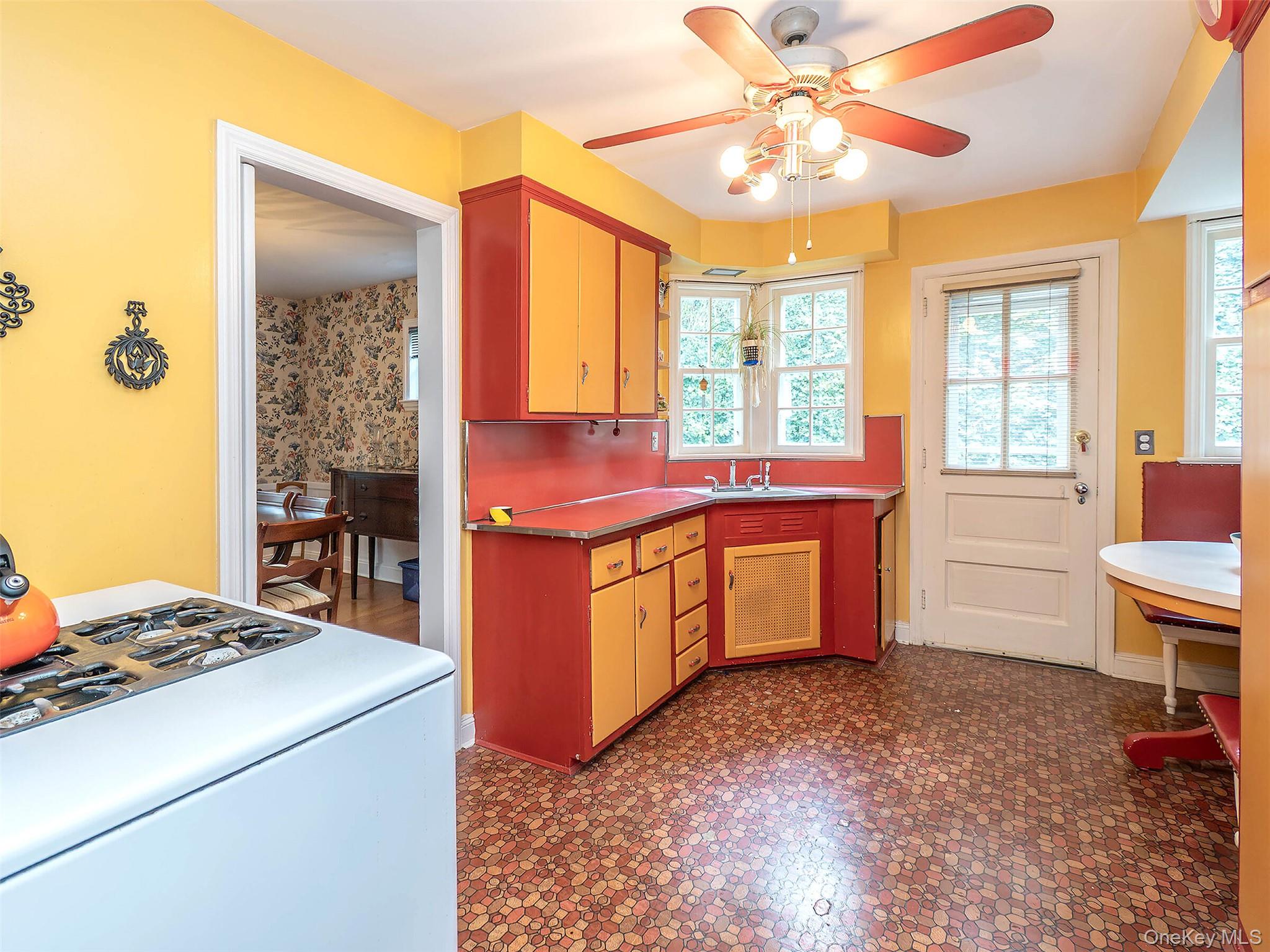 43 Amherst Road, Port Washington, NY 11050