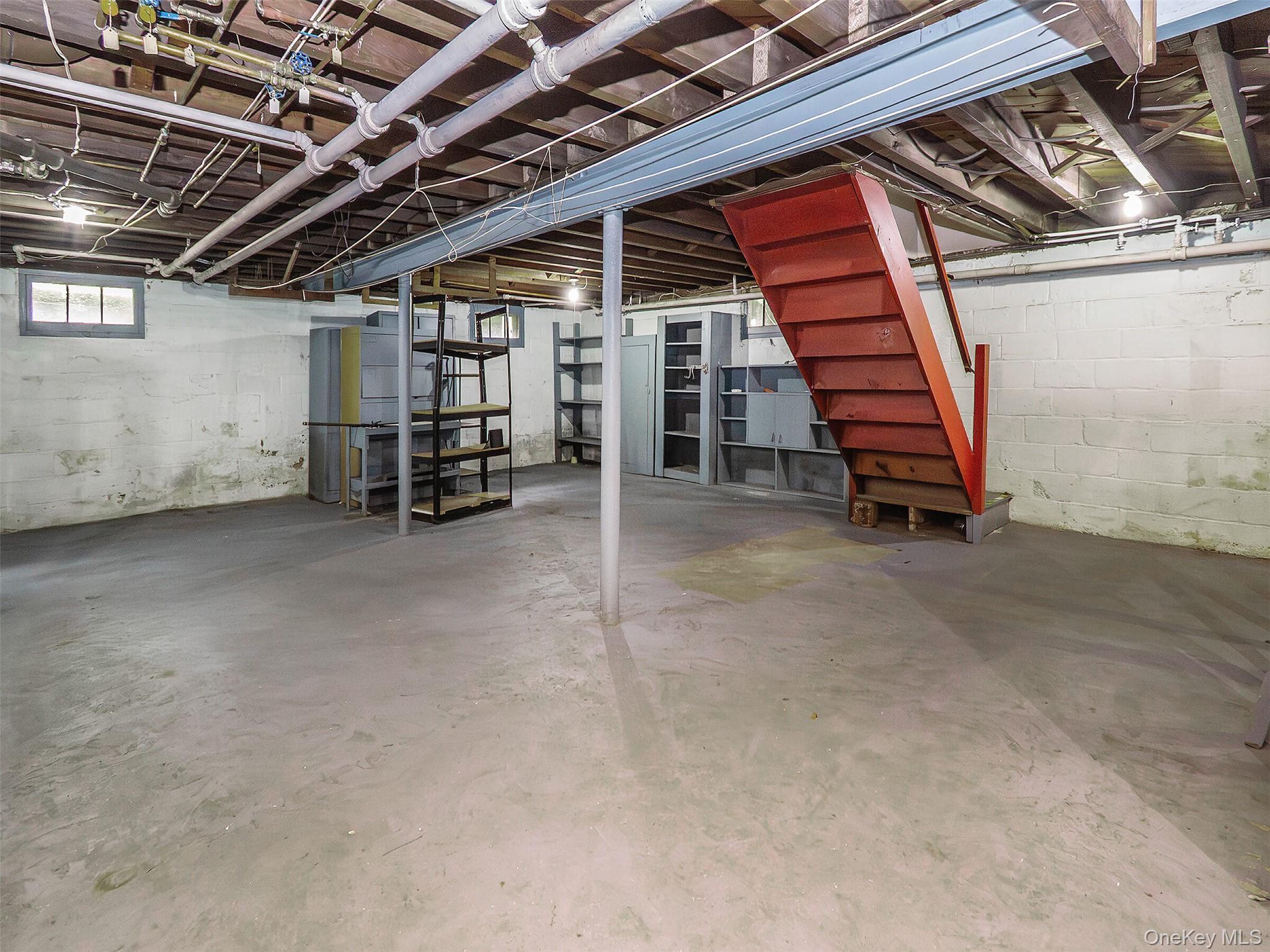 43 Amherst Road, Port Washington, NY 11050