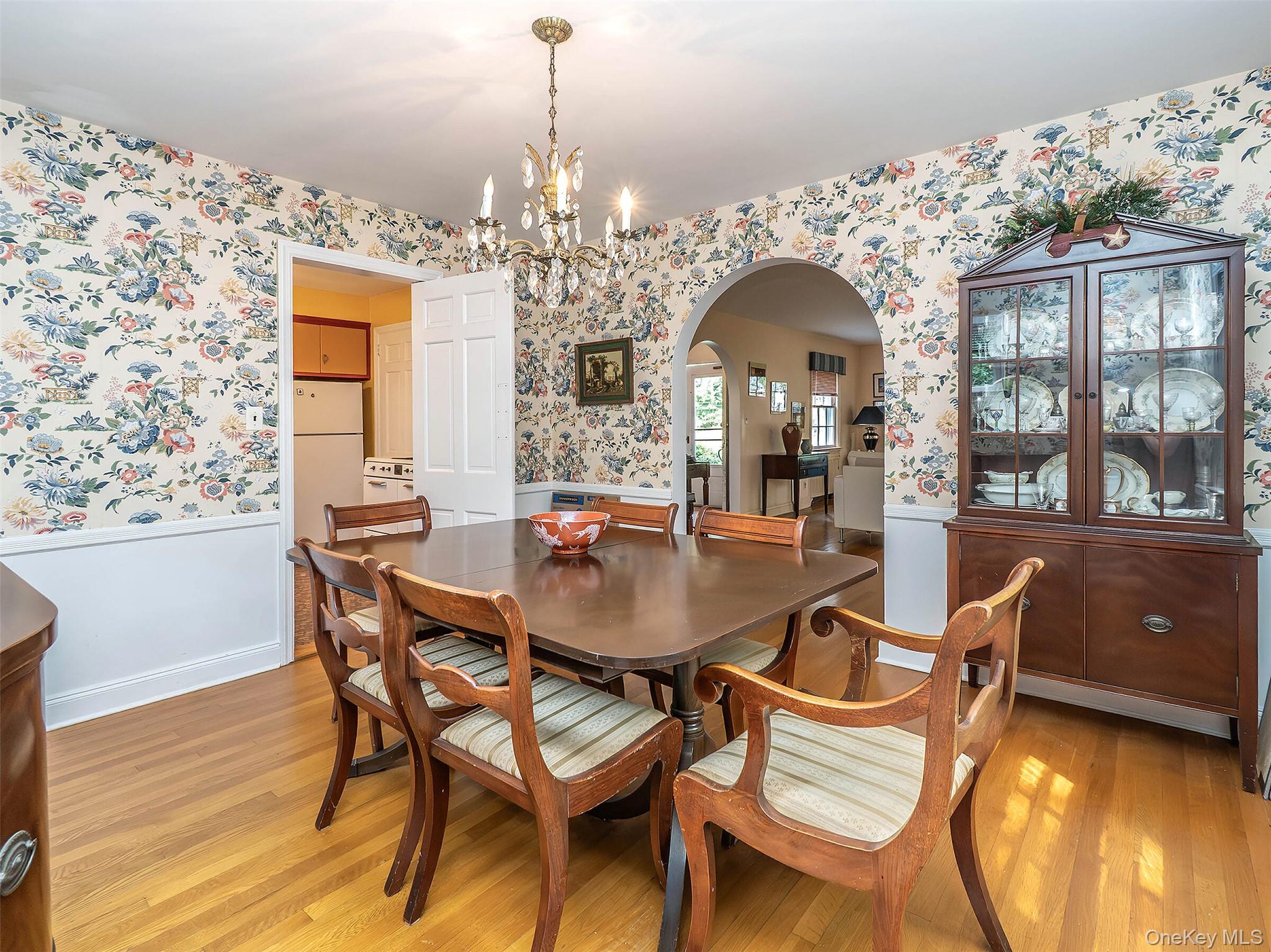 43 Amherst Road, Port Washington, NY 11050