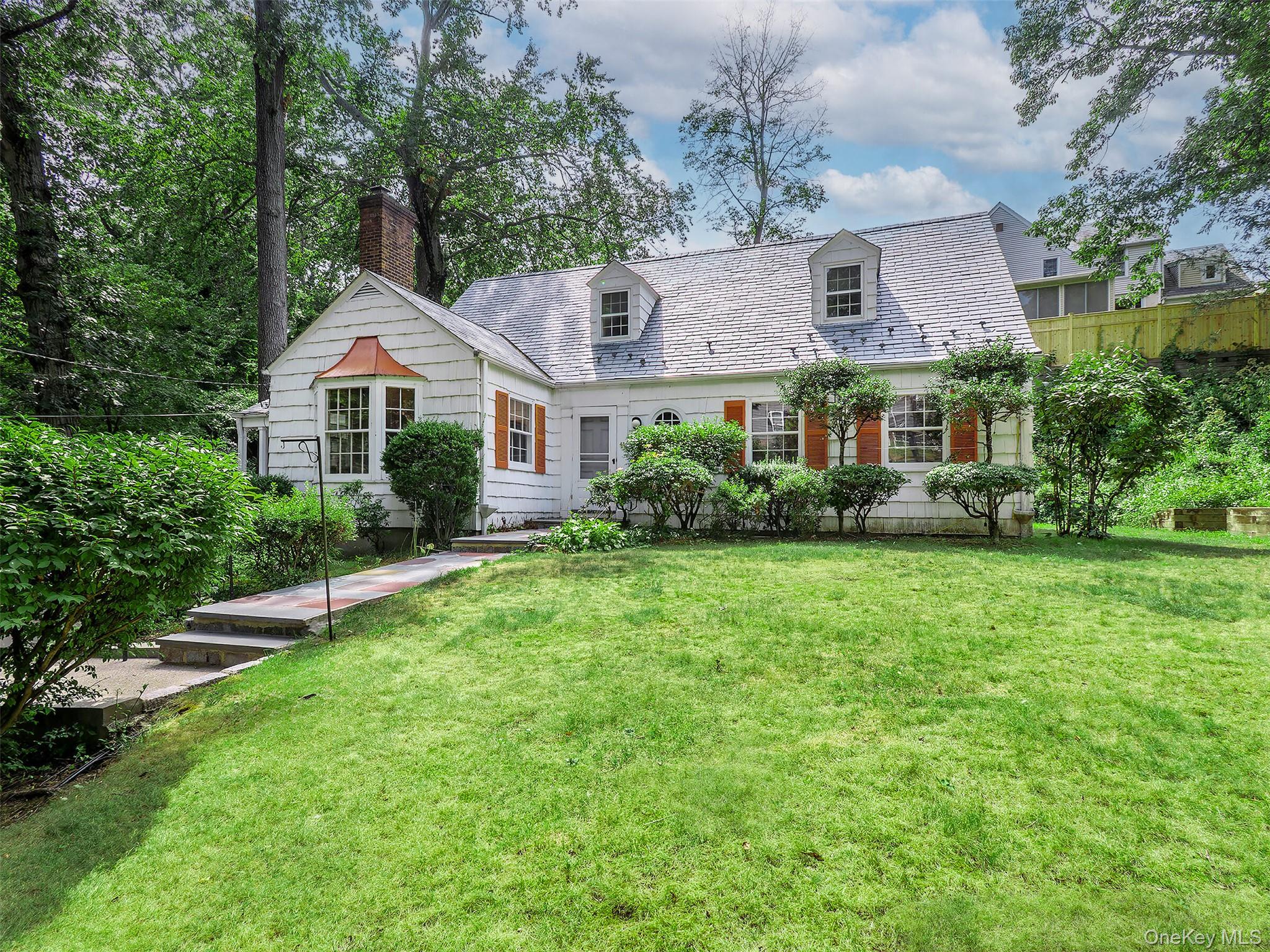 43 Amherst Road, Port Washington, NY 11050