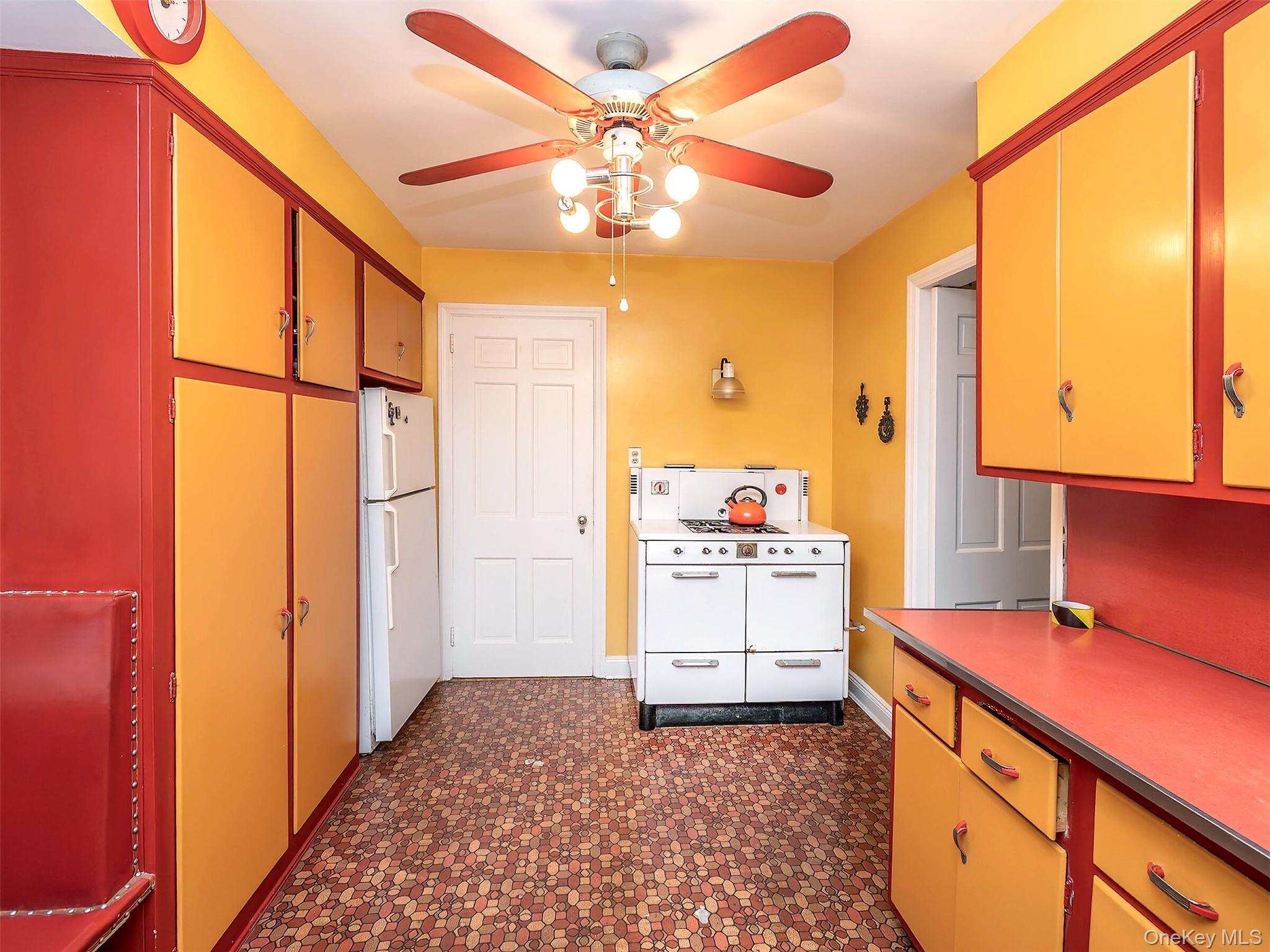 43 Amherst Road, Port Washington, NY 11050