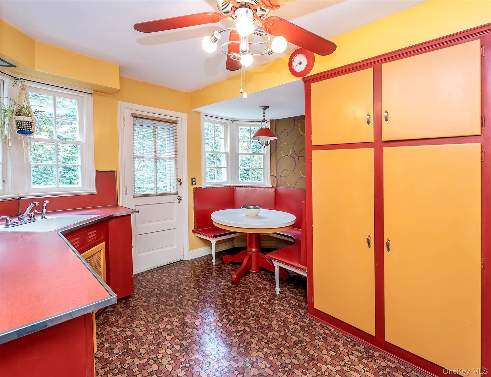 43 Amherst Road, Port Washington, NY 11050