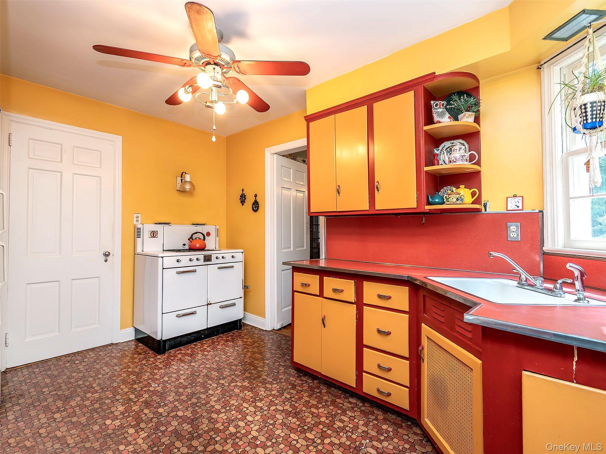 43 Amherst Road, Port Washington, NY 11050