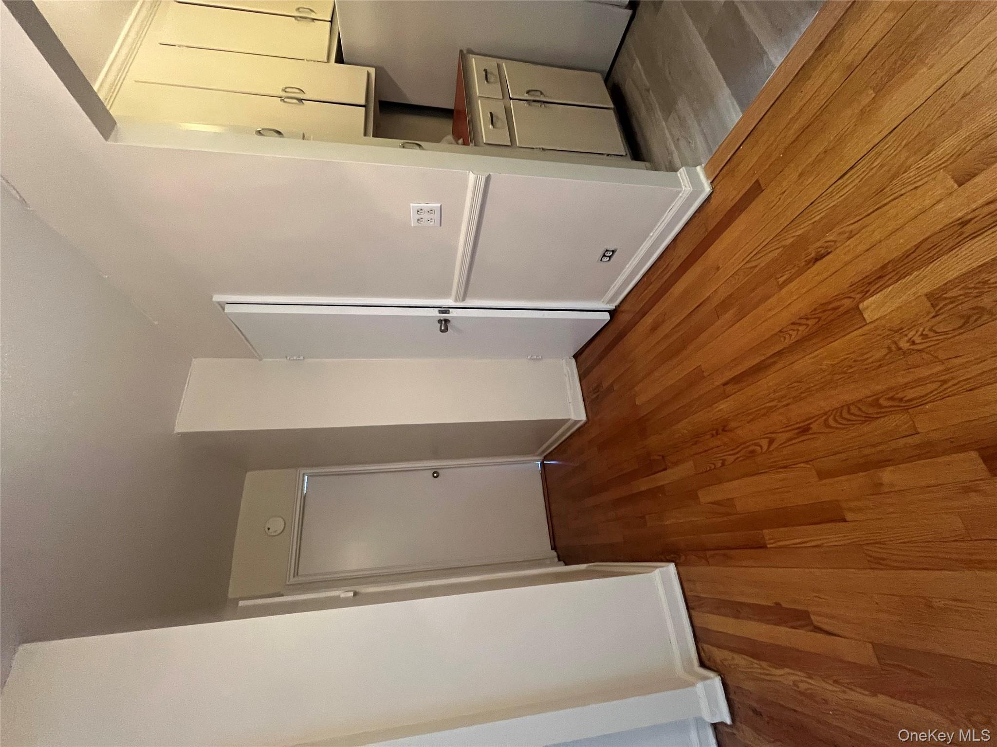 325 E 201 Street # 4D, Bronx, NY 10458