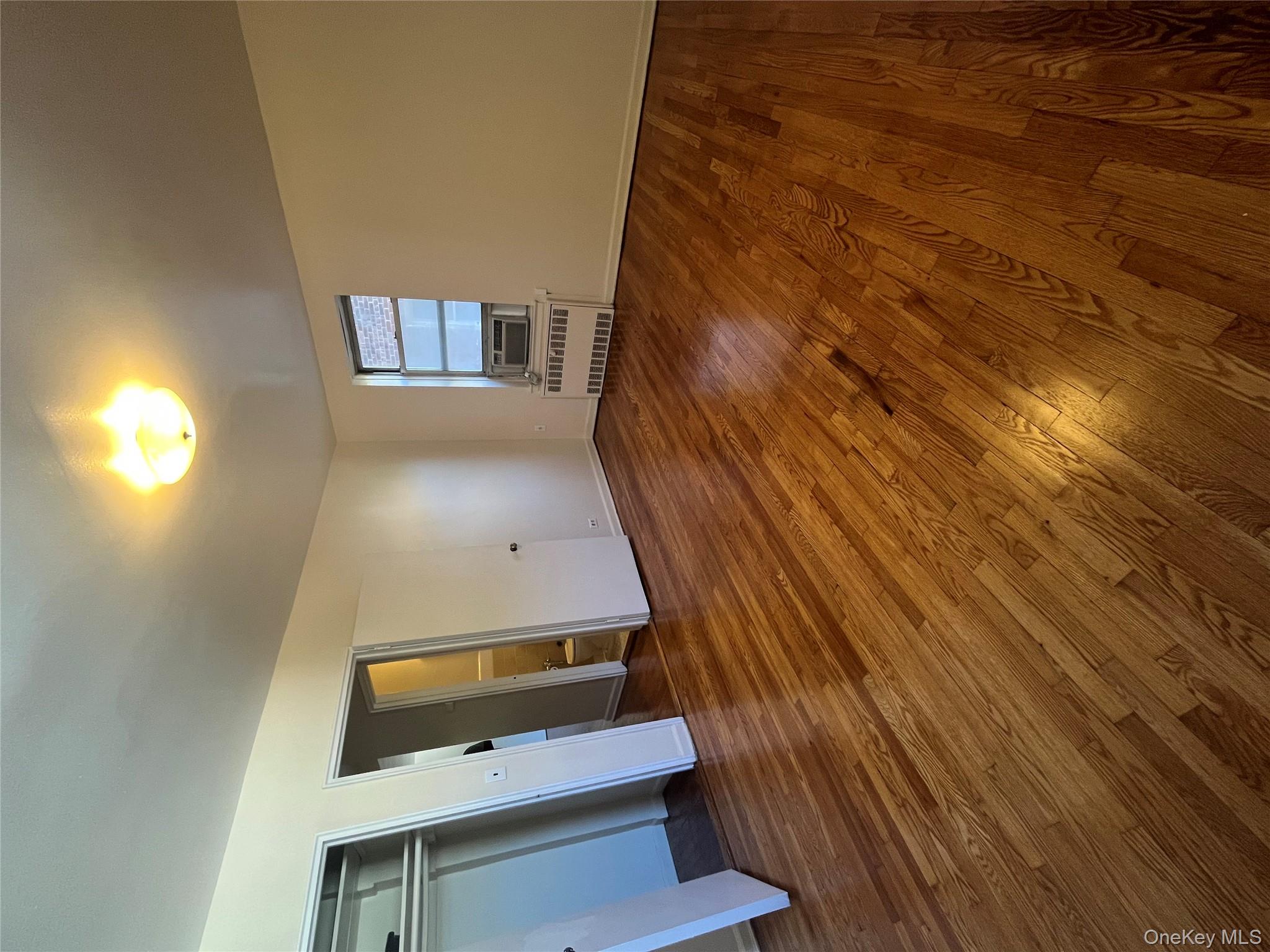 325 E 201 Street # 4D, Bronx, NY 10458