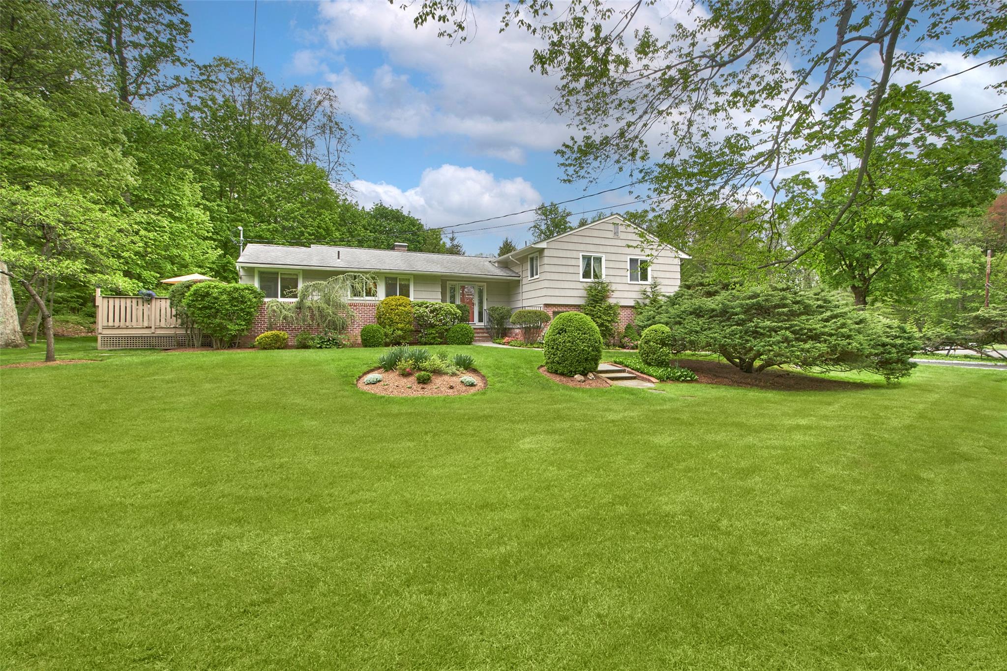 102 Butternut Road, Briarcliff Manor, NY 10510