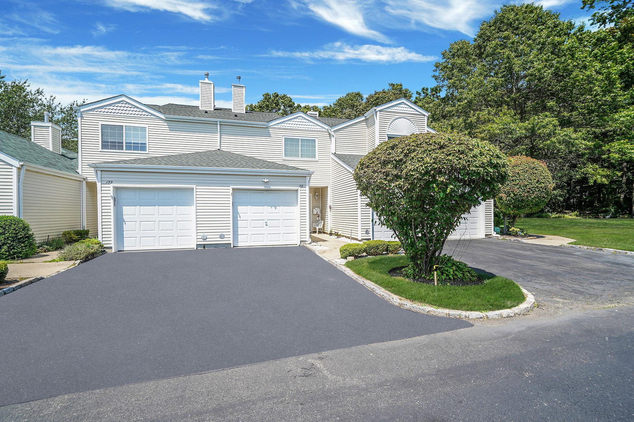 158 Gothic Circle, Manorville, NY 11949