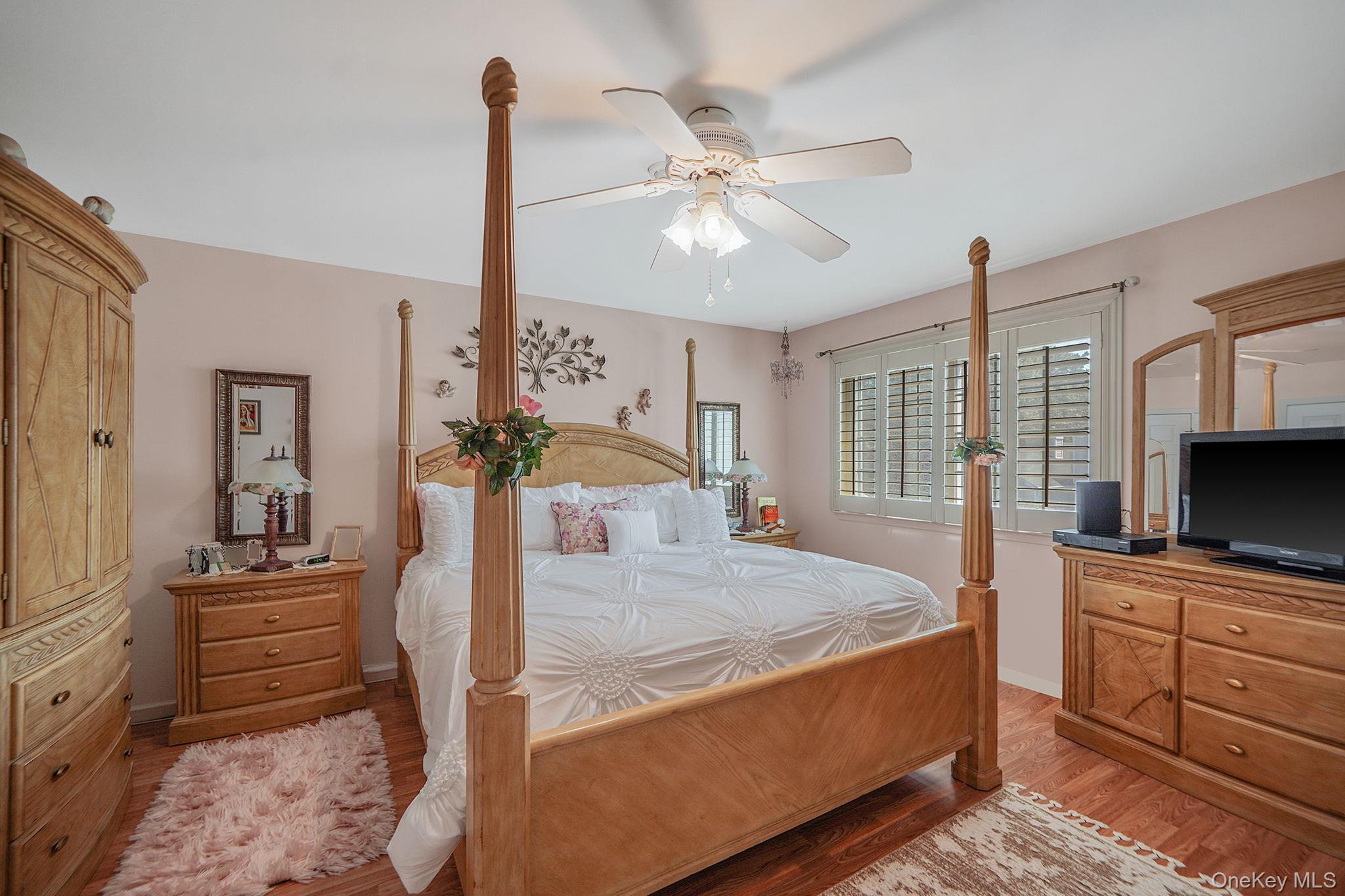 158 Gothic Circle, Manorville, NY 11949