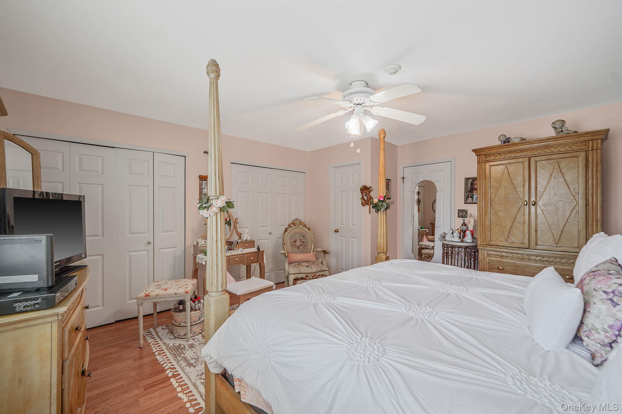 158 Gothic Circle, Manorville, NY 11949