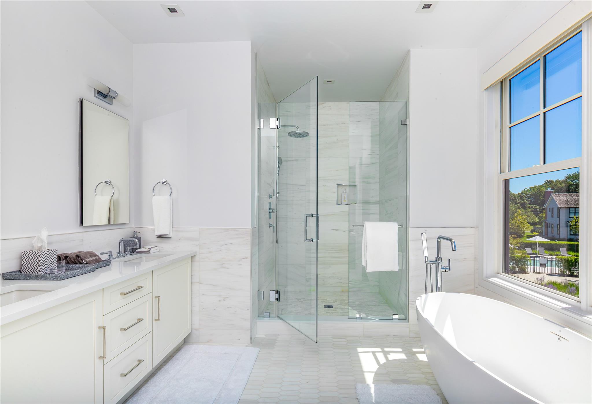 1 Spruce Court, Water Mill, NY 11976