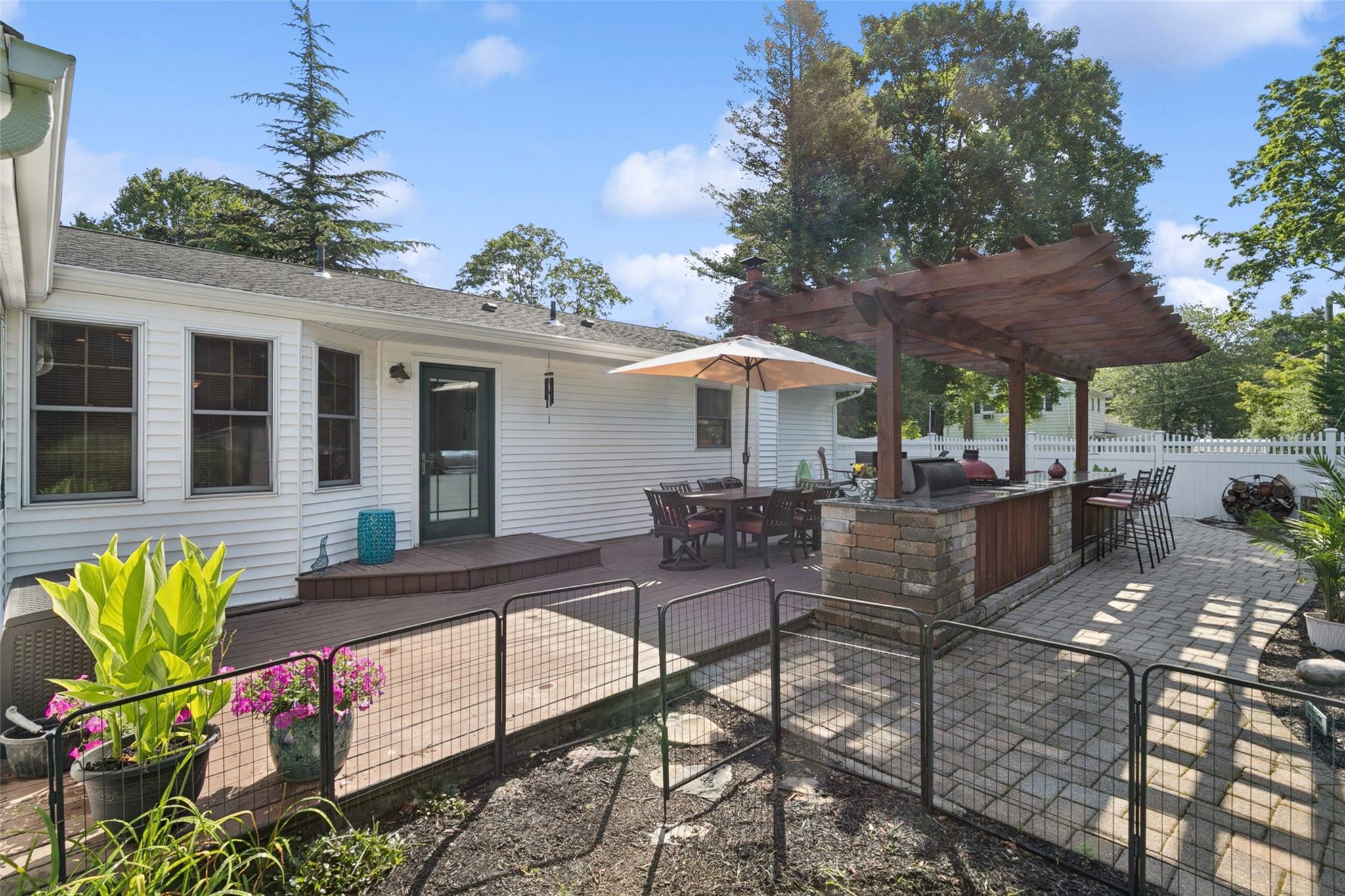 18 Thrush Drive, Smithtown, NY 11787