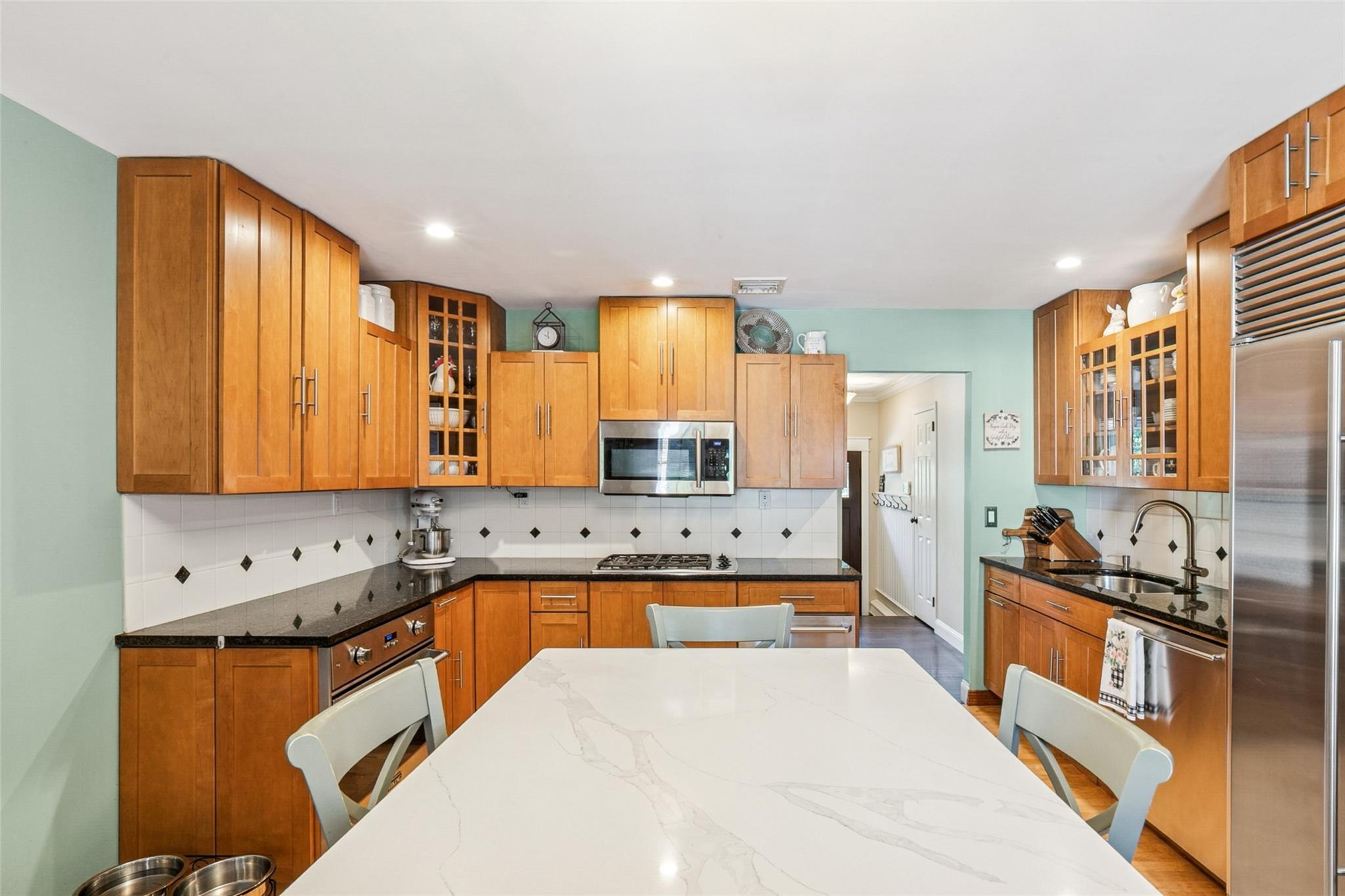 18 Thrush Drive, Smithtown, NY 11787