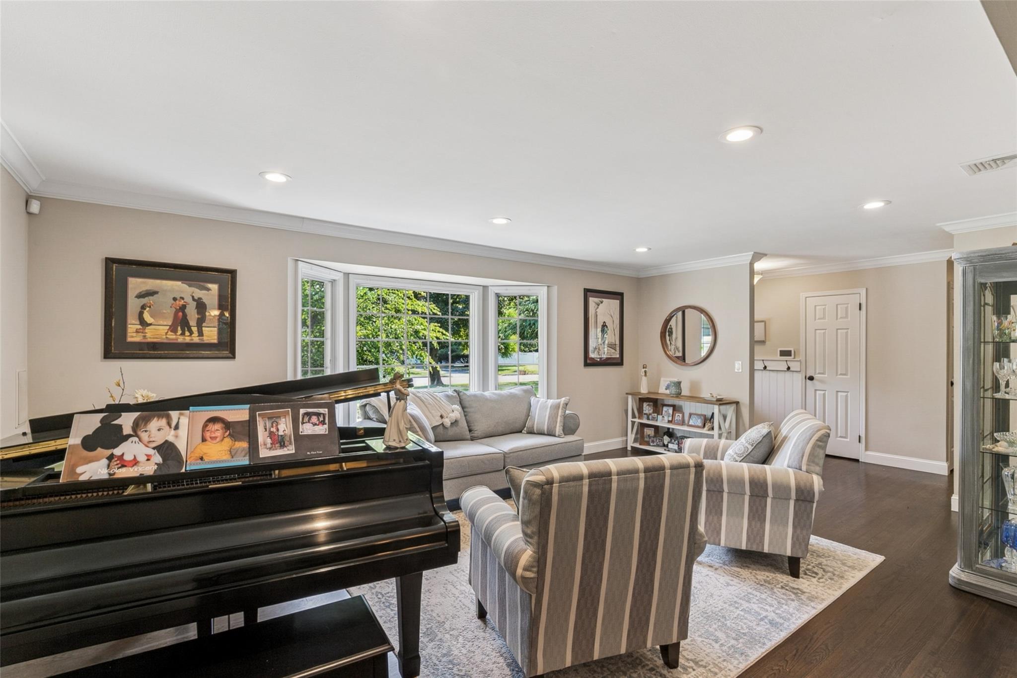 18 Thrush Drive, Smithtown, NY 11787