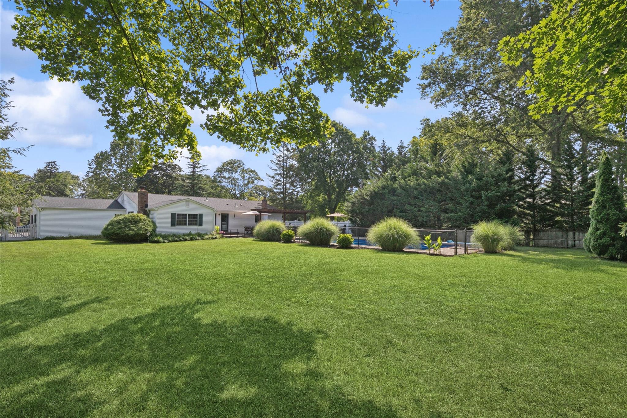 18 Thrush Drive, Smithtown, NY 11787