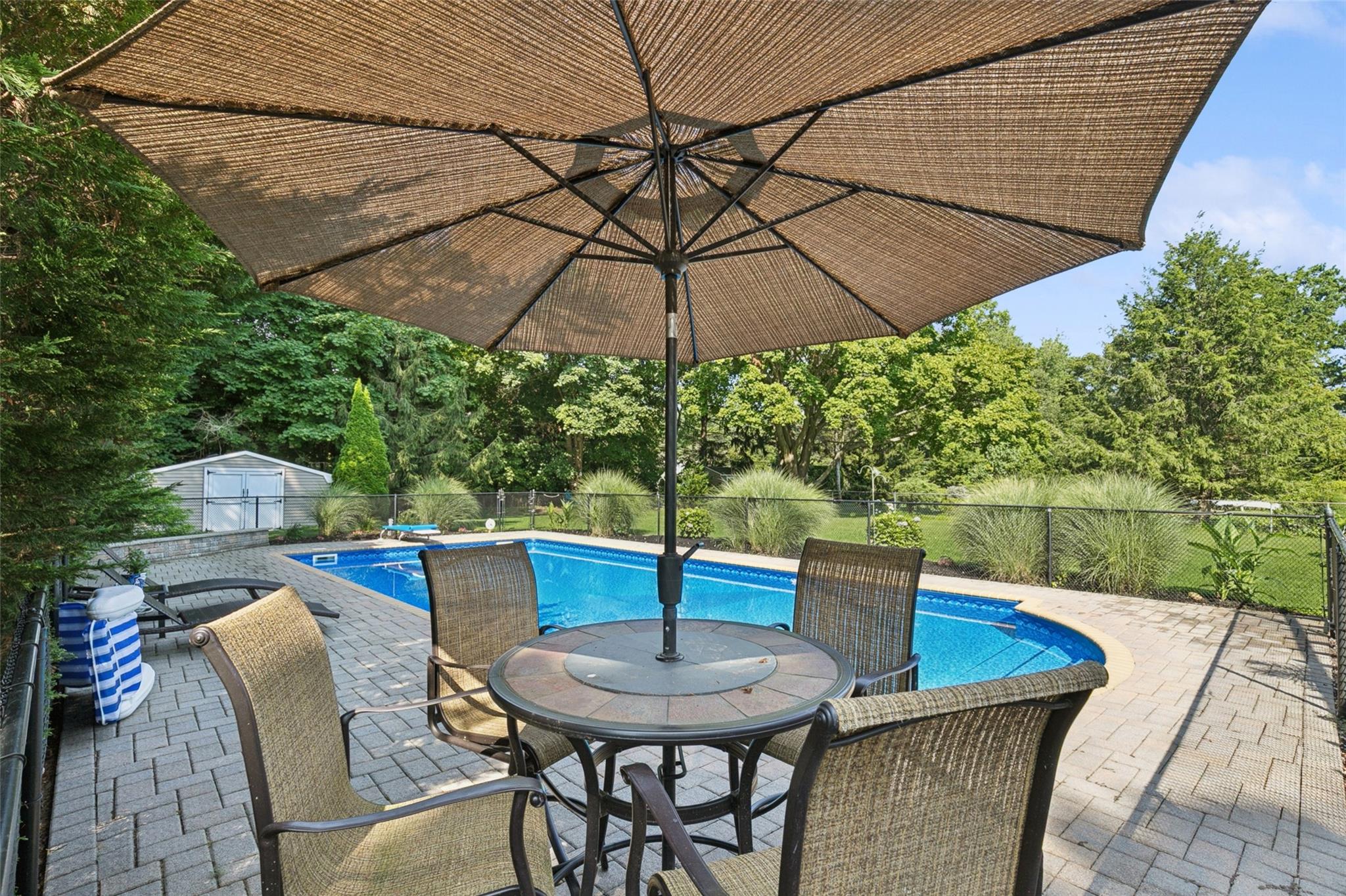 18 Thrush Drive, Smithtown, NY 11787