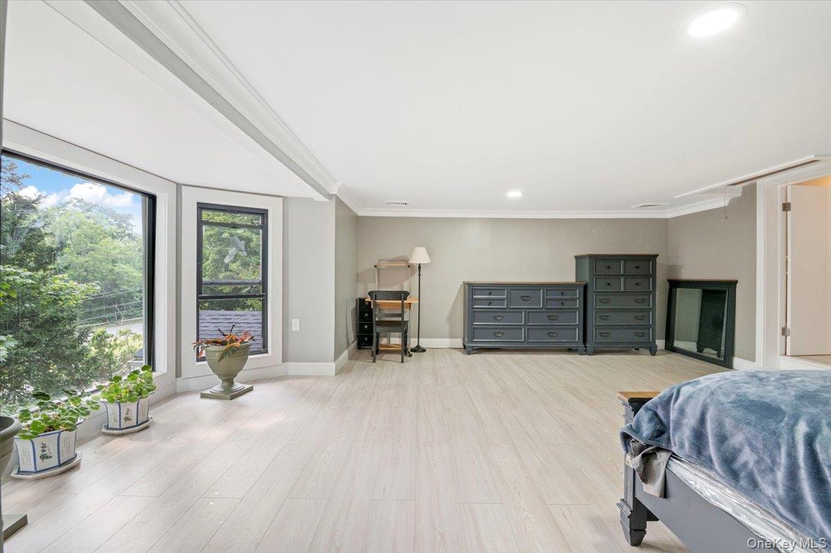 1101 Jericho Oyster Bay Road, Muttontown, NY 11732