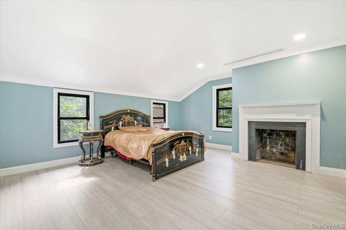 1101 Jericho Oyster Bay Road, Muttontown, NY 11732