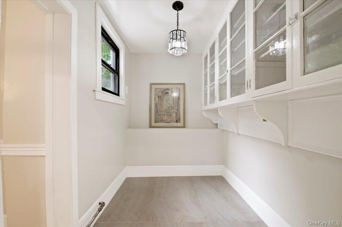 1101 Jericho Oyster Bay Road, Muttontown, NY 11732