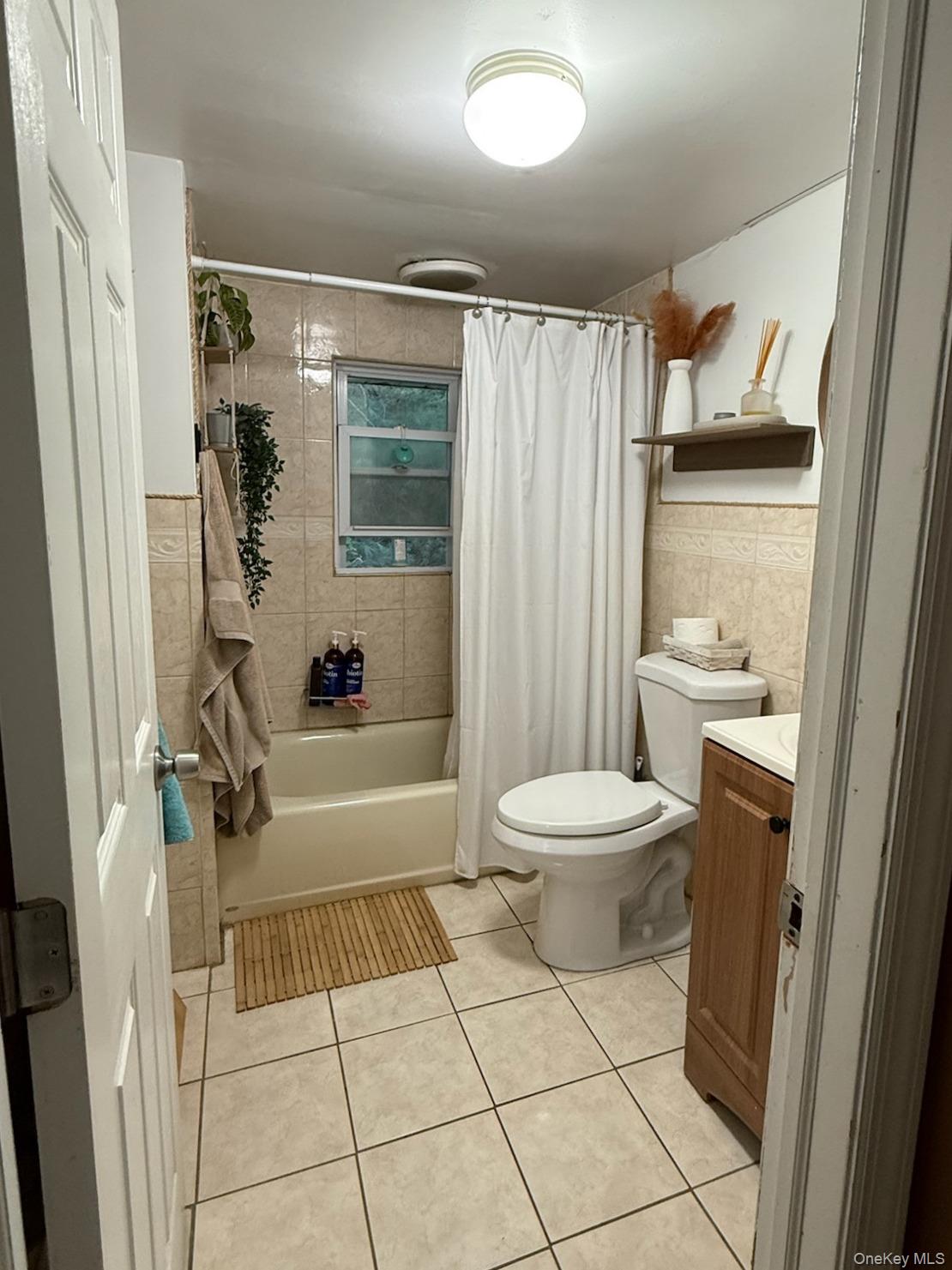 1101 Jericho Oyster Bay Road, Muttontown, NY 11732