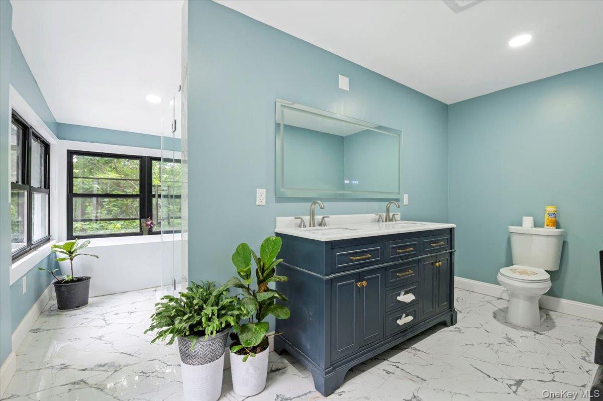 1101 Jericho Oyster Bay Road, Muttontown, NY 11732