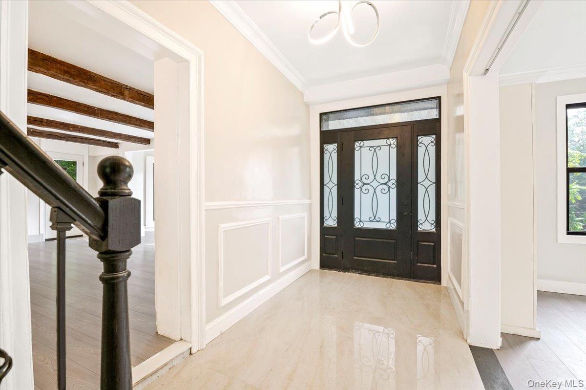 1101 Jericho Oyster Bay Road, Muttontown, NY 11732