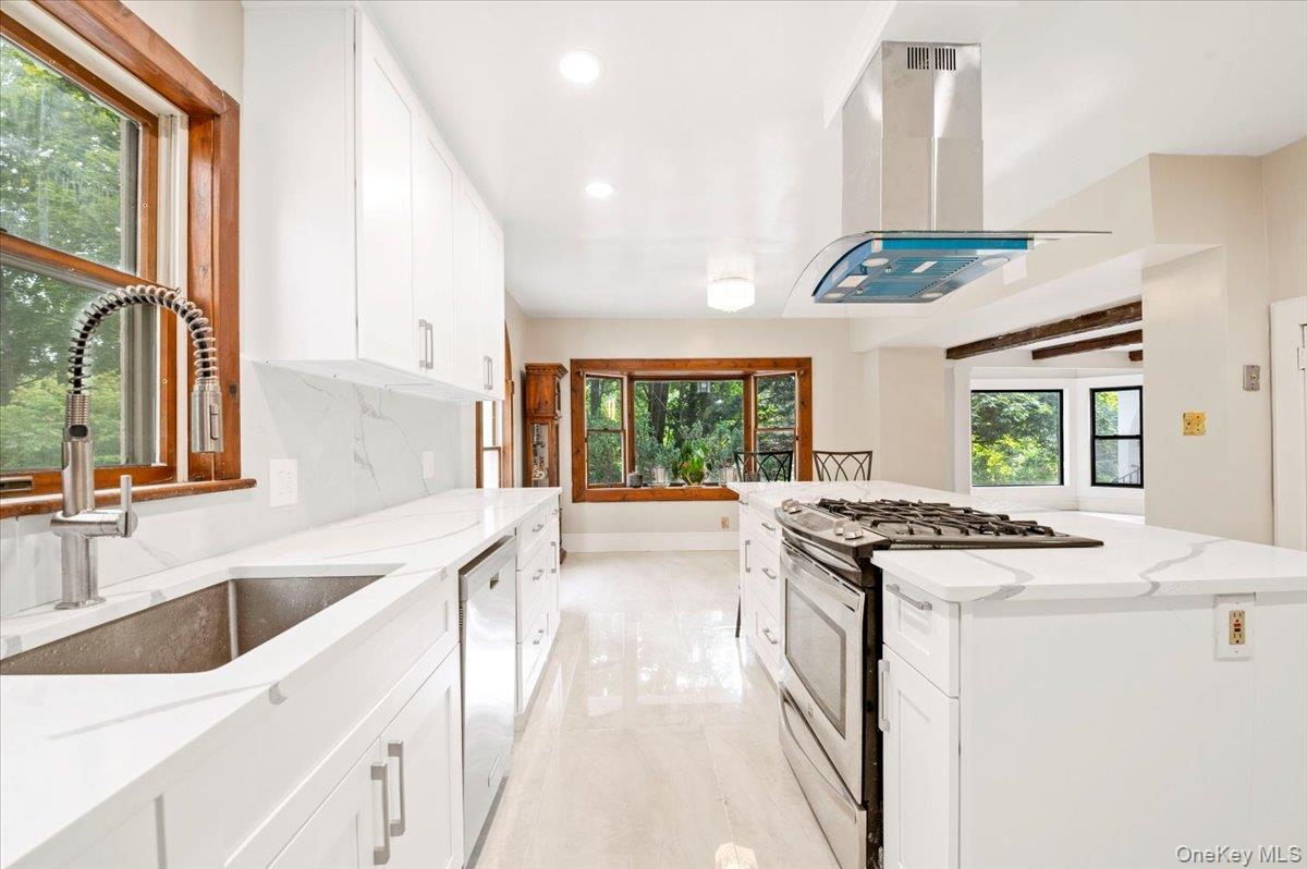 1101 Jericho Oyster Bay Road, Muttontown, NY 11732