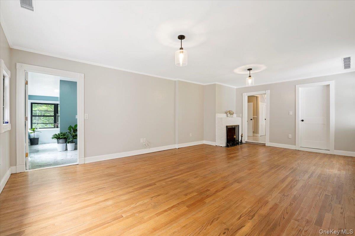 1101 Jericho Oyster Bay Road, Muttontown, NY 11732