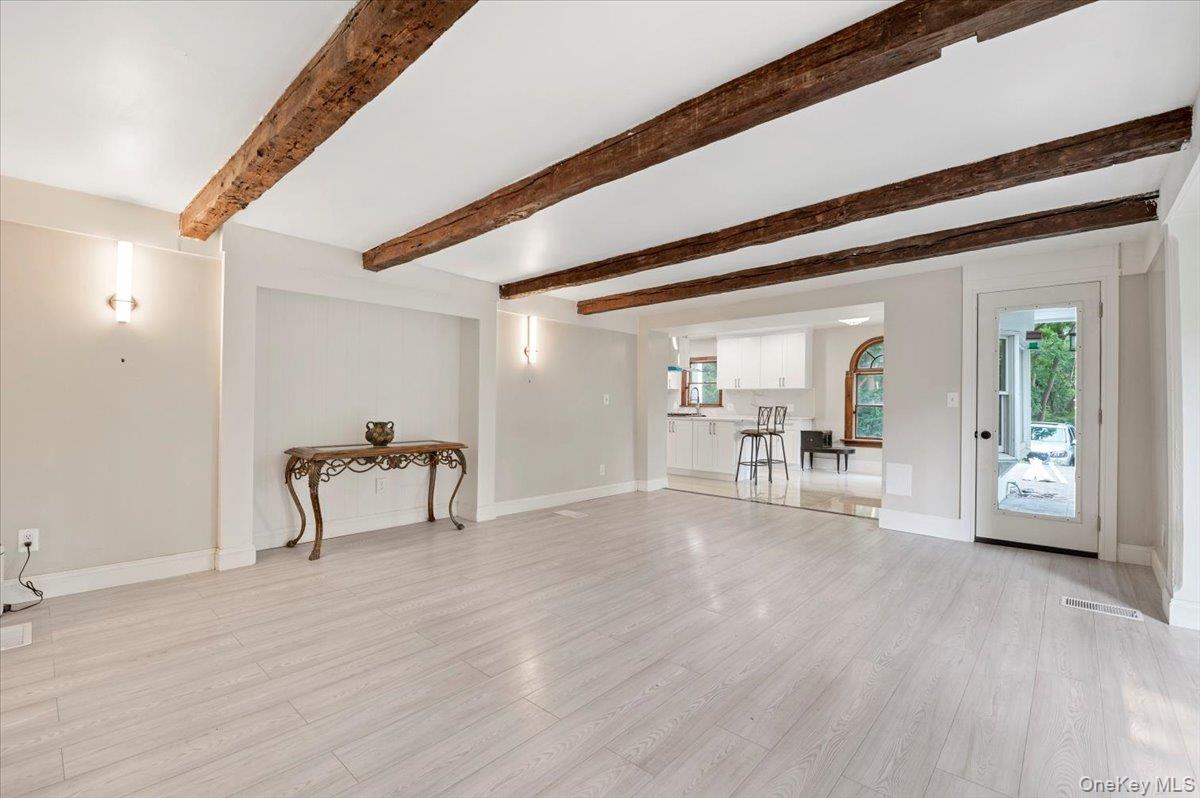 1101 Jericho Oyster Bay Road, Muttontown, NY 11732