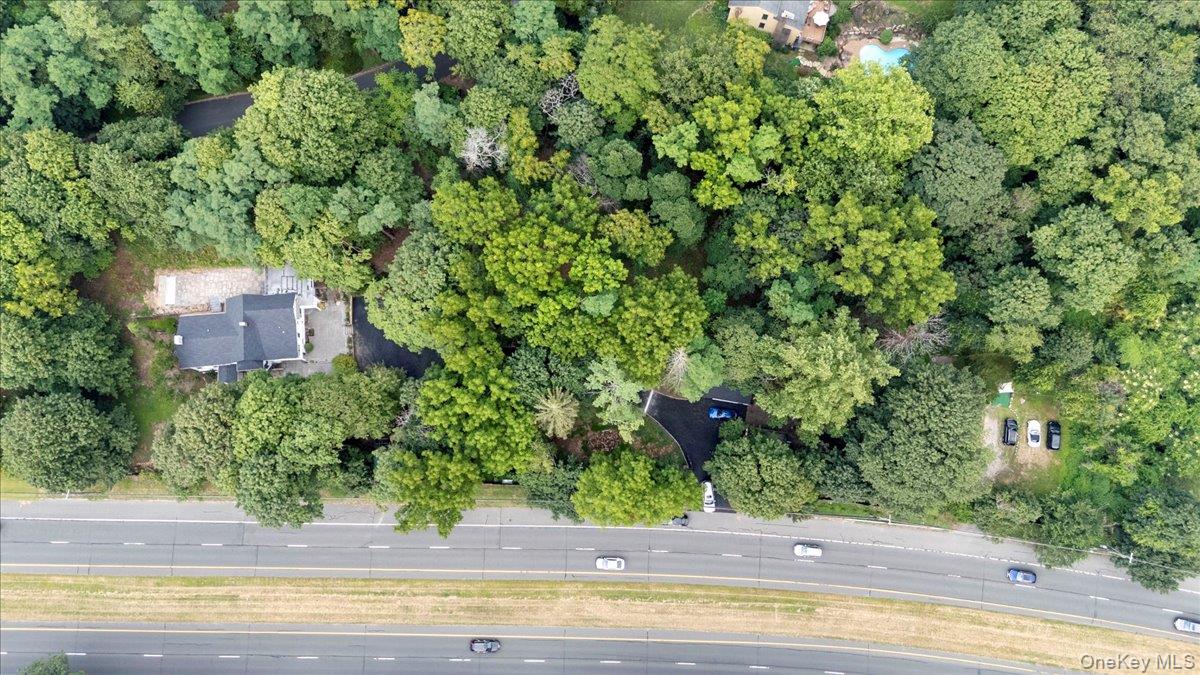 1101 Jericho Oyster Bay Road, Muttontown, NY 11732