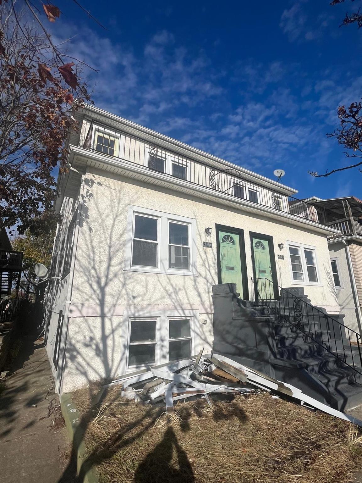 661 E Olive Street, Long Beach, NY 11561