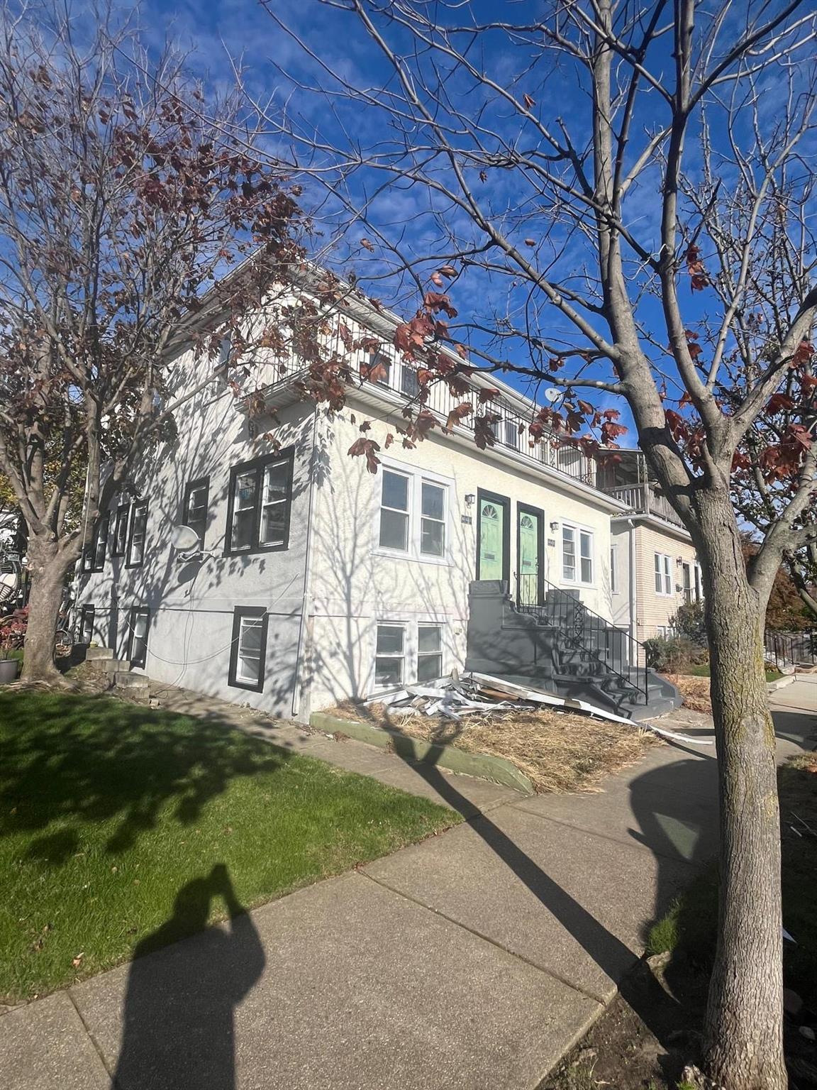 661 E Olive Street, Long Beach, NY 11561