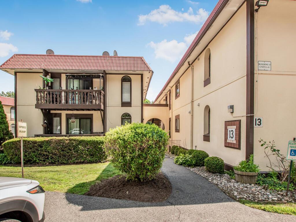 13 Granada Crescent # 7, White Plains, NY 10603