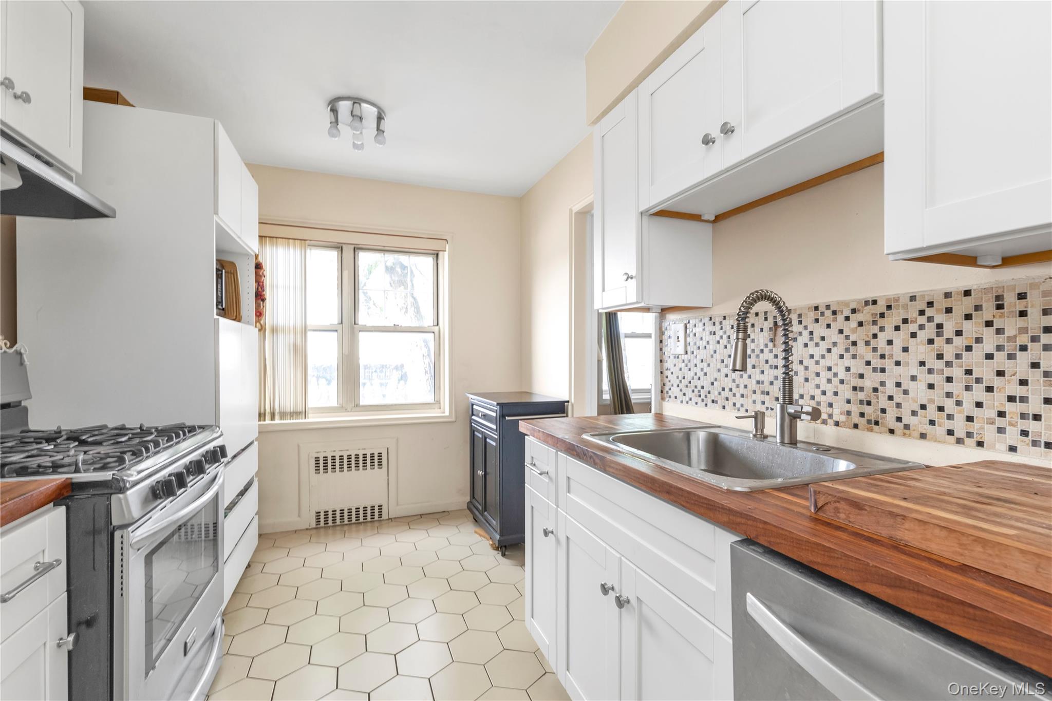 51 Lincoln Avenue # E2, Rockville Centre, NY 11570