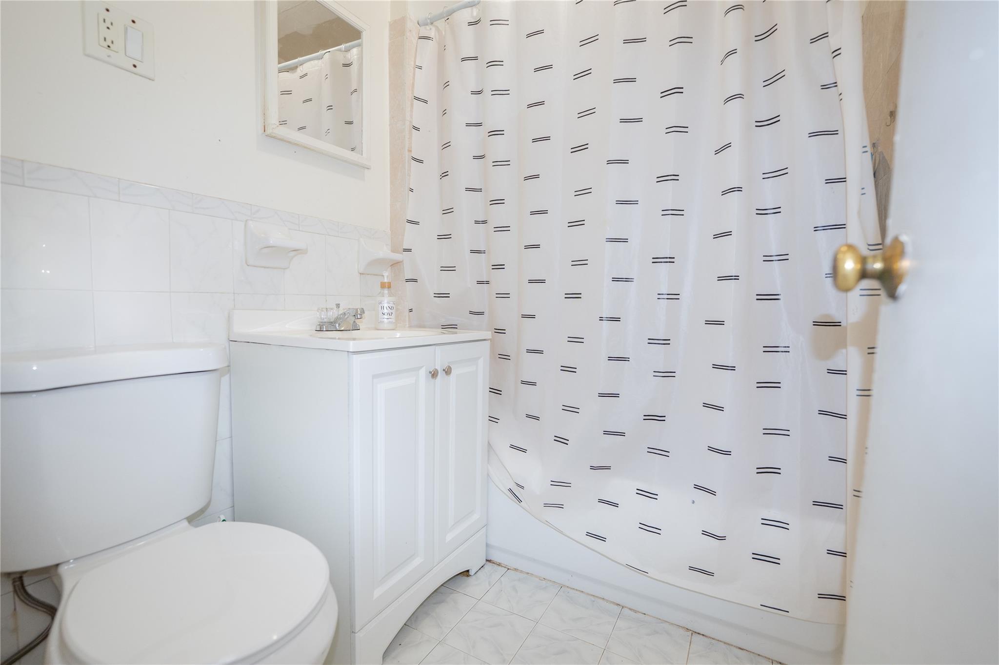 3021 Barkley Avenue, Bronx, NY 10465