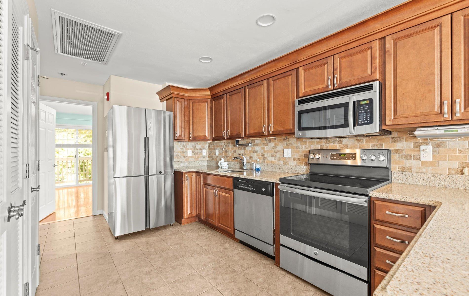 1002 Willow Lane, Valley Stream, NY 11580